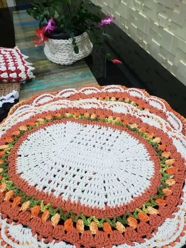 Varandas e Áreas Externas: Tapetes de Crochê Resistentes e Cheios de Personalidade - inspiração 1