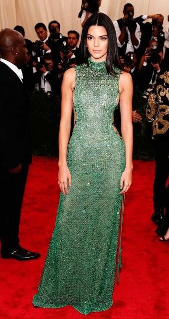 Cintos: Definindo a Silhueta e Adicionando Charme - inspiração 1