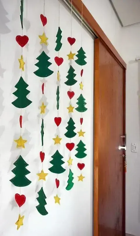 Papai Noel de Papelão: Diversão Garantida com as Crianças - inspiração 1