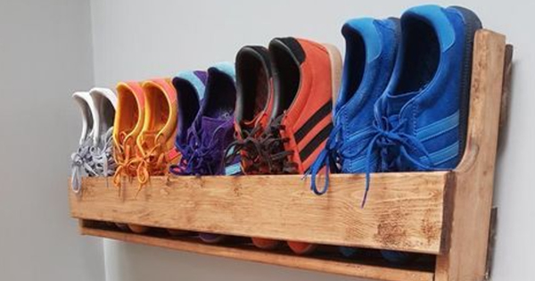 Área Externa Aconchegante: Paletes Criando Espaços de Lazer - inspiração 1