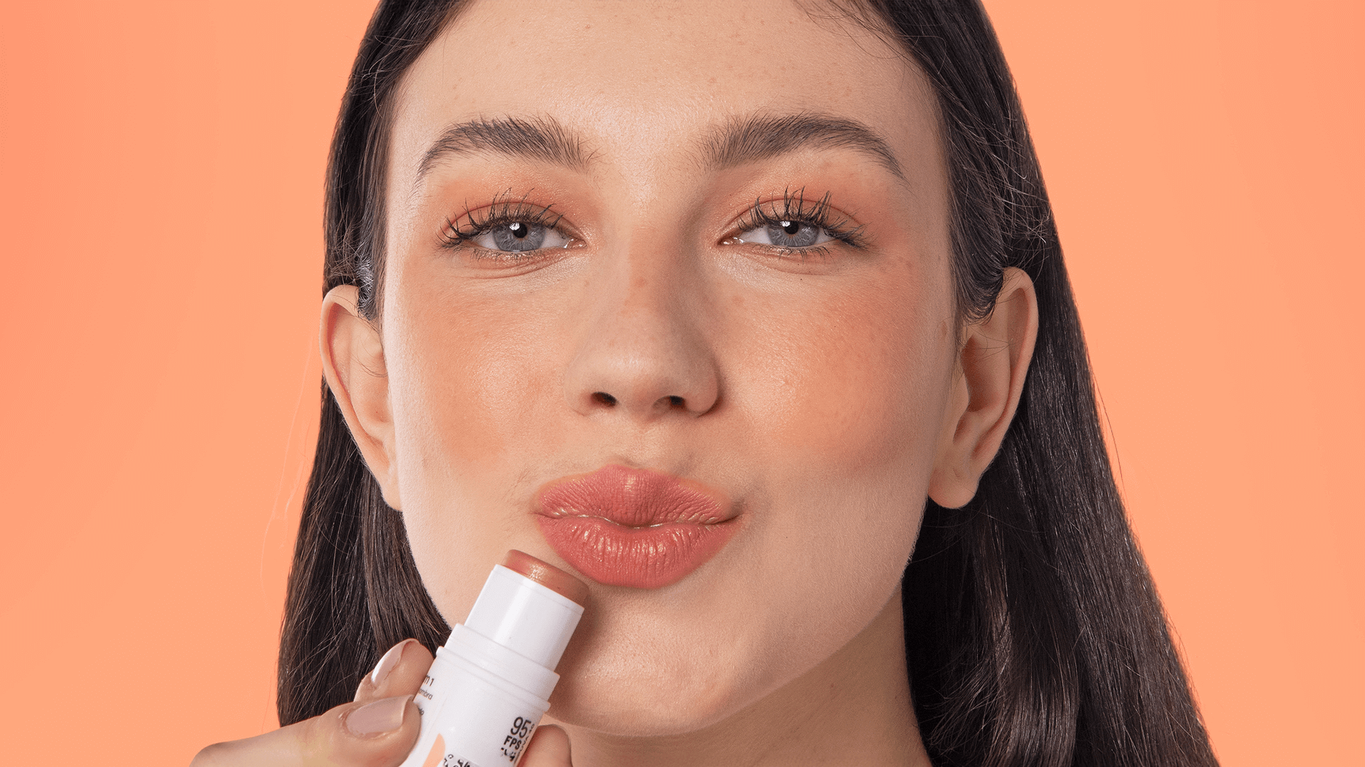 A Durabilidade do Blush Laranja: Truques para Durar o Dia Todo - inspiração 1