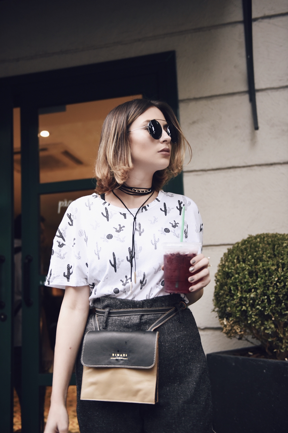 Transversal Pequena: Detalhe de Estilo em Looks Básicos - inspiração 2