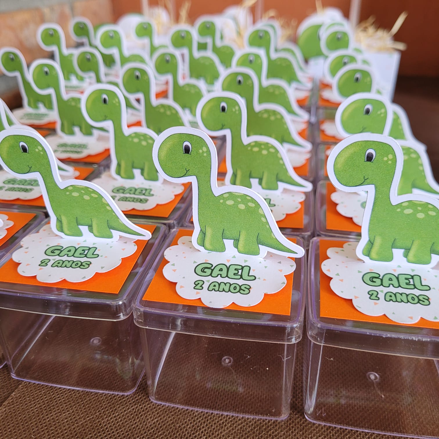 Composição com Outros Materiais: Couro, Tecido e Criatividade em Harmonia - inspiração 1