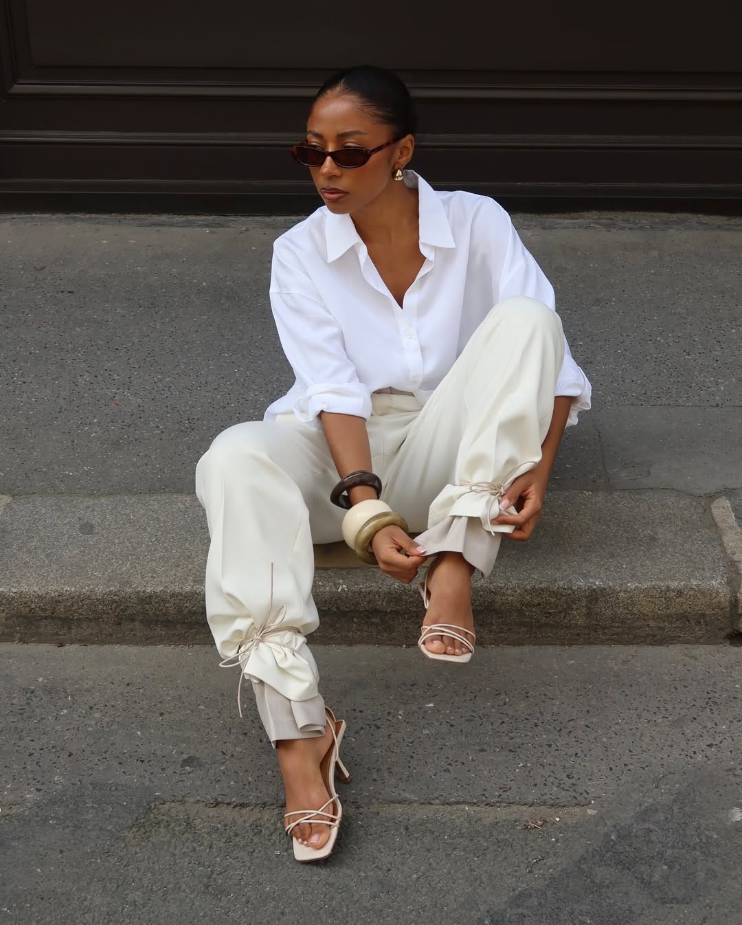 O Charme Despojado: Calça Branca no Estilo Casual Chic - inspiração 2