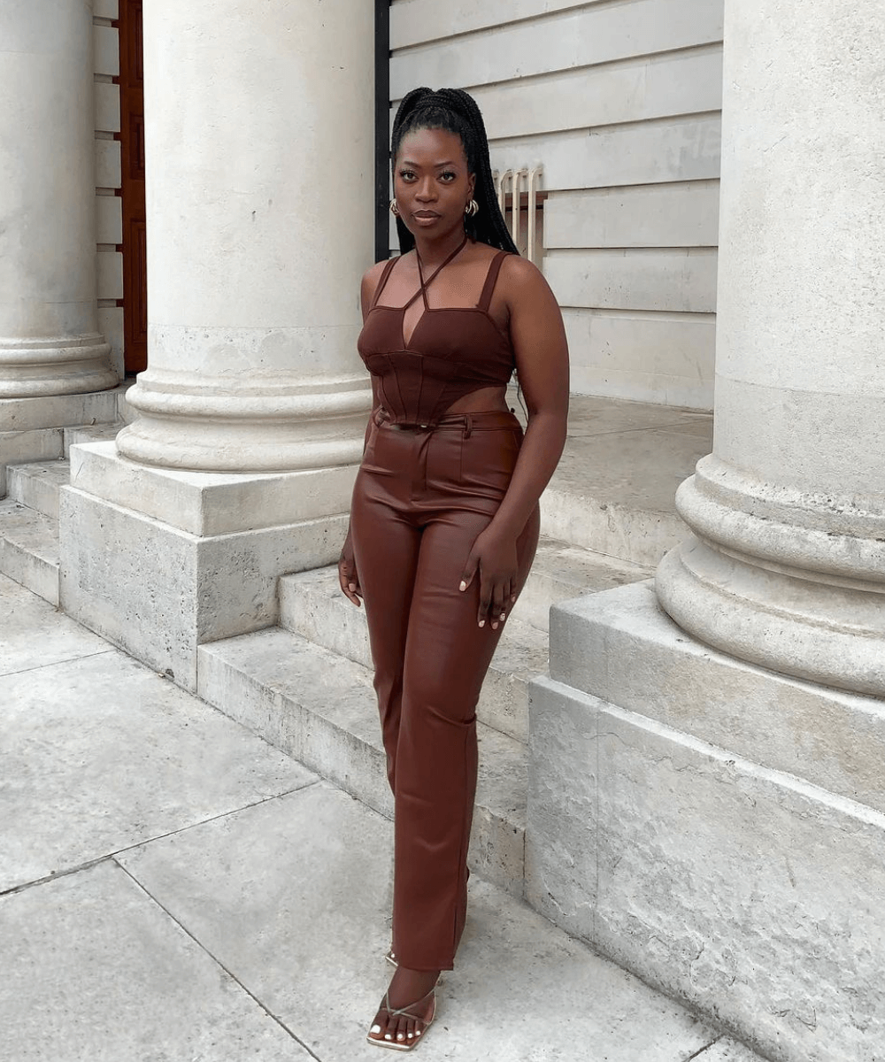 Sandálias e Calça de Couro: Criando Looks Leves e Sofisticados - inspiração 2