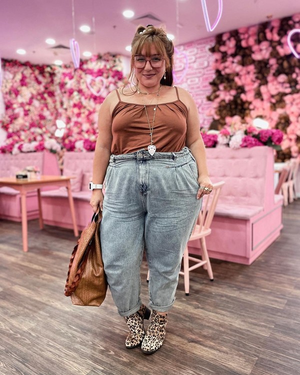 Combinando com Camisas e Blusas: O Equilíbrio Perfeito - inspiração 1