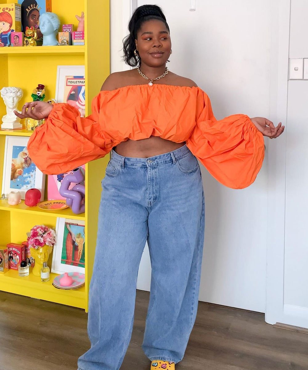 Jeans Mom para o Trabalho: Dicas para um Visual Profissional - inspiração 1