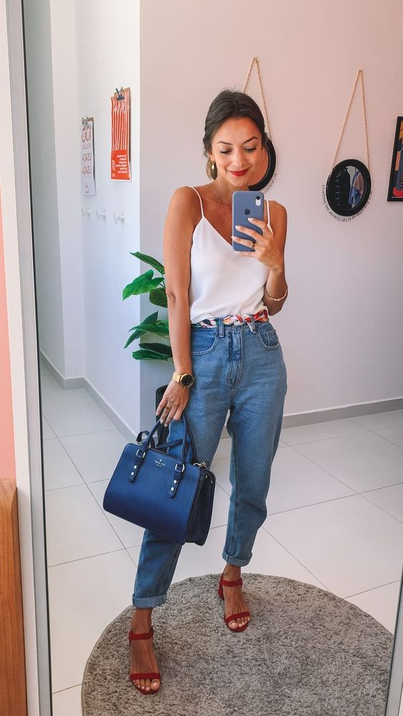 Jeans Mom para o Trabalho: Dicas para um Visual Profissional - inspiração 2