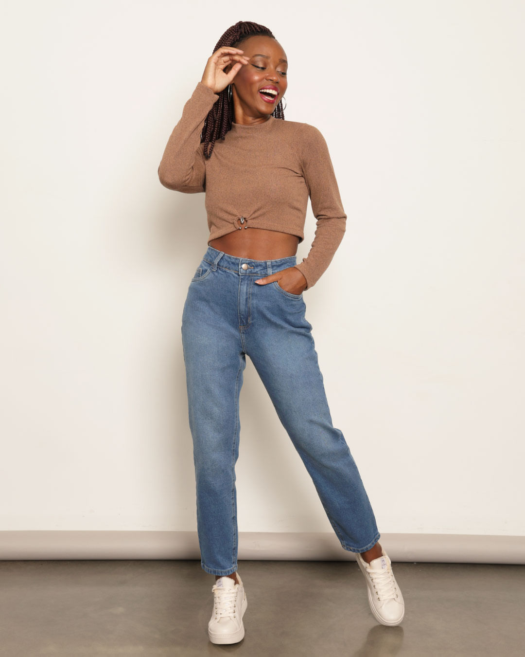 Jeans Mom e Cores: Criando Harmonias Vibrantes - inspiração 2