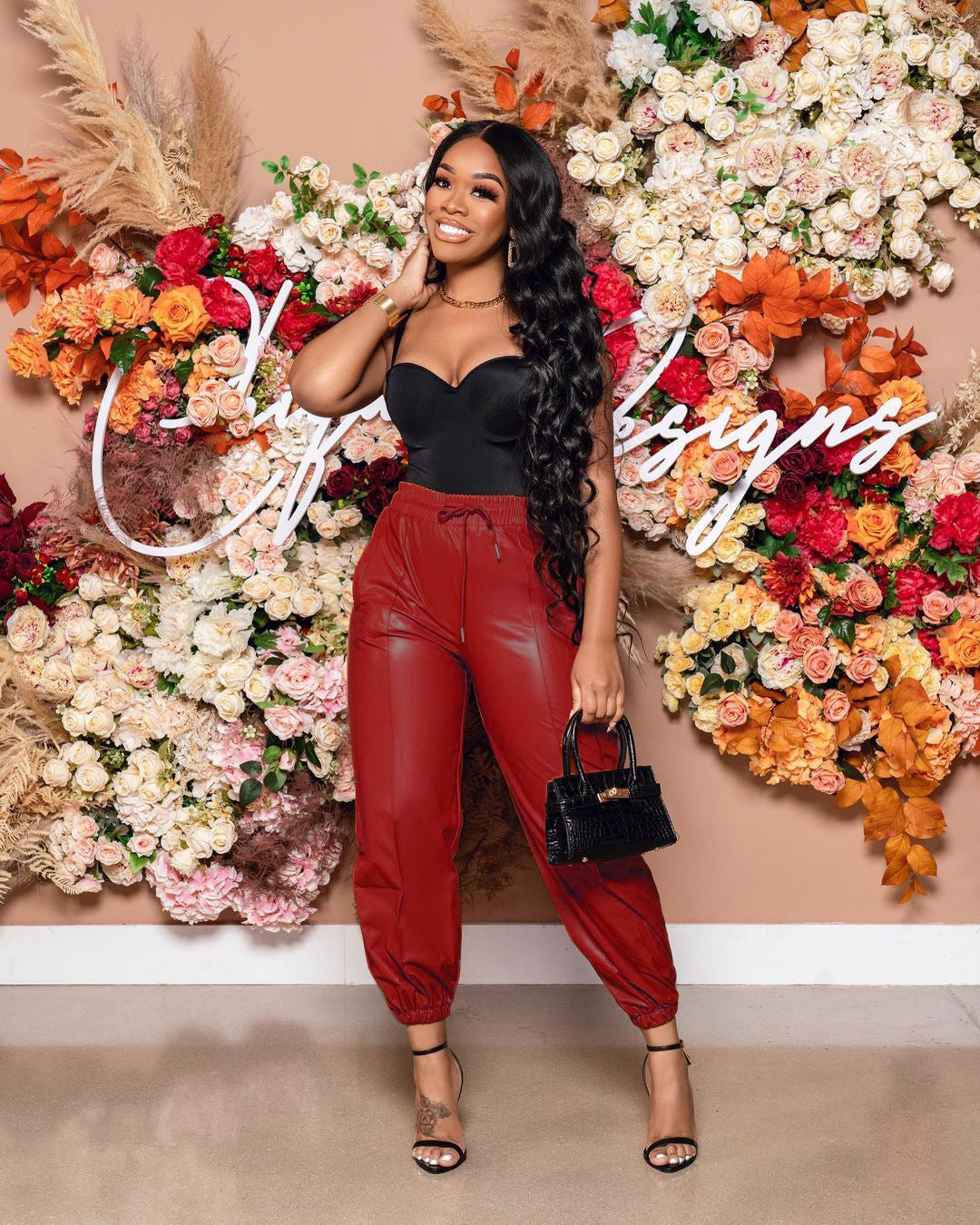 Elegância Despojada: Jogger com Salto Alto e Blazer - inspiração 2