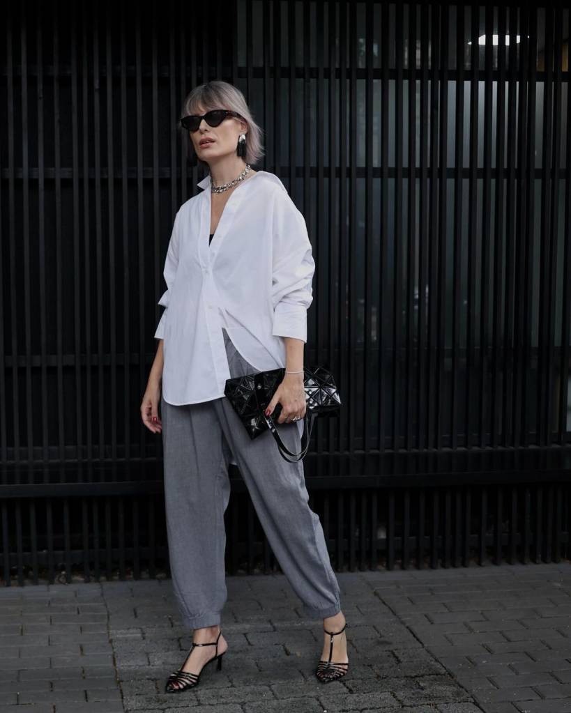 A Camisa Branca e a Moda Praia: Um Contraste Surpreendente e Elegante - inspiração 1