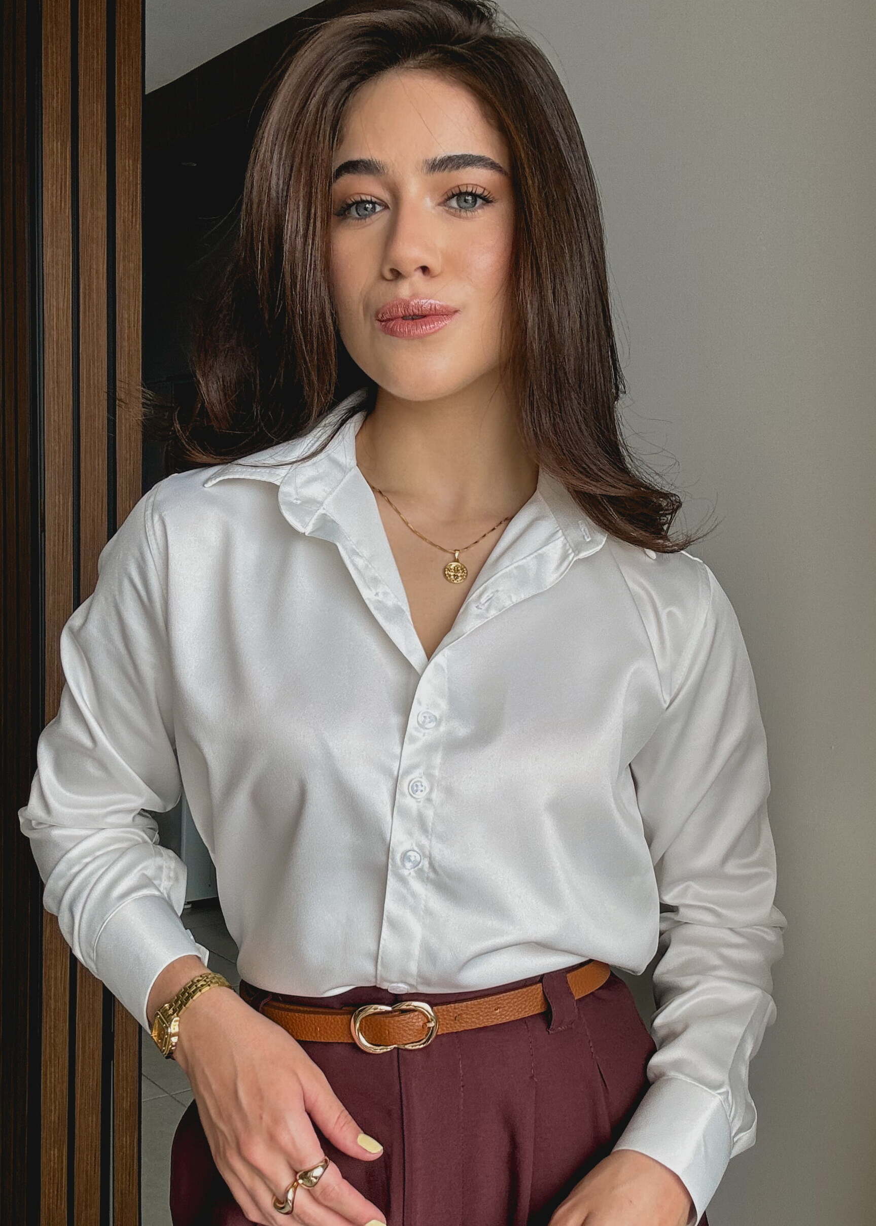 Alfaiataria Moderna: Combinando Cetim com Peças Estruturadas - inspiração 2