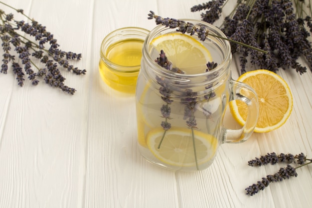 A Ciência por Trás da Lavanda: Propriedades Relaxantes e Sedativas - inspiração 1