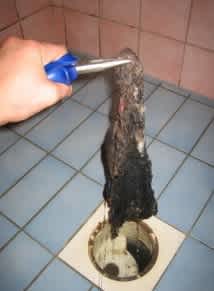 Usando um desentupidor de borracha: a força da sucção aliada à sua mão - inspiração 1