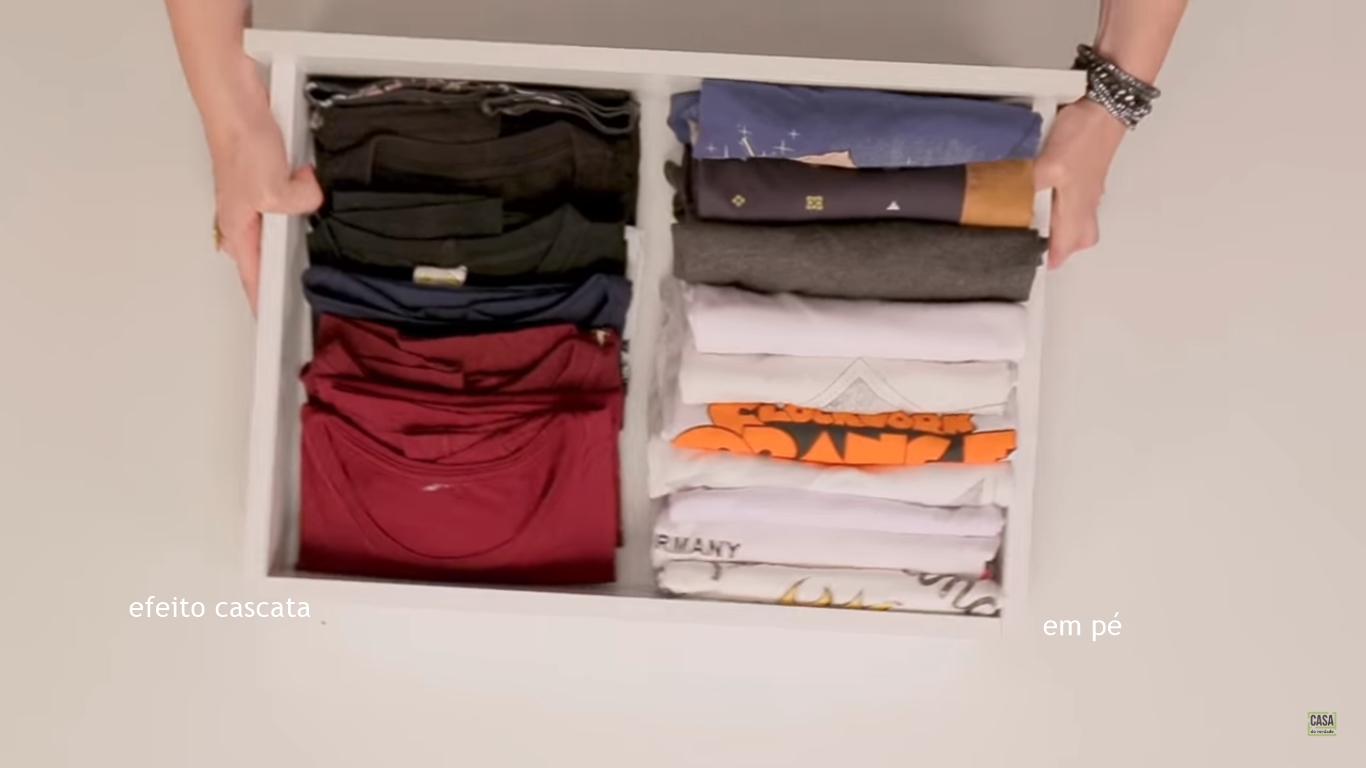 Aprenda a Dobrar Camisetas com Capuz: Sem Complicações - inspiração 2