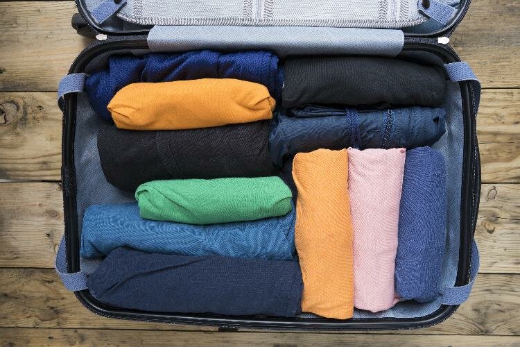 Enrolando Roupas: O Truque para Peças Casuais e Malhas - inspiração 1