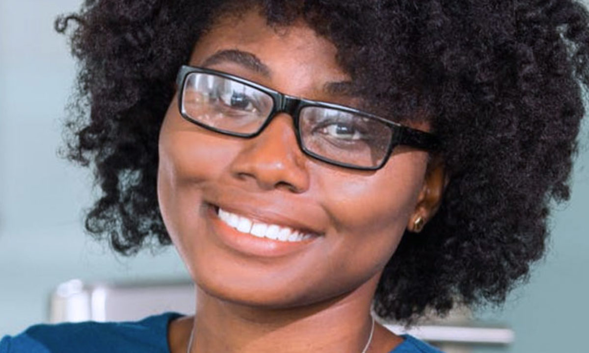 Angulos que Transformam: Óculos Gatinho para Elevar as Maçãs do Rosto - inspiração 1