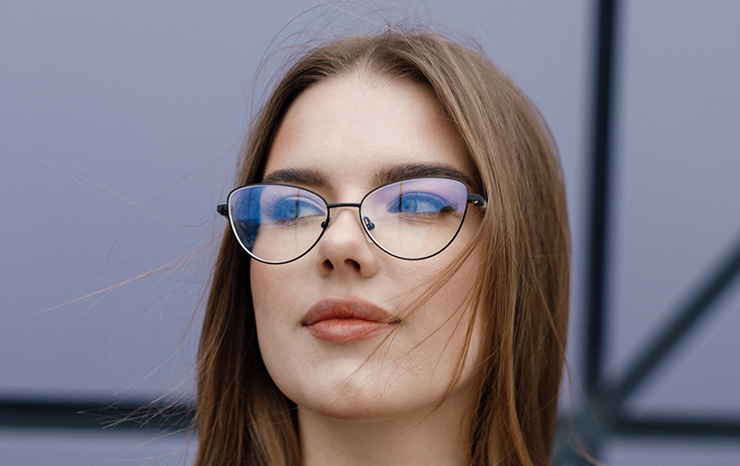 Armações Meia-Lua e Ponto de Luz: Sofisticação Discreta - inspiração 1