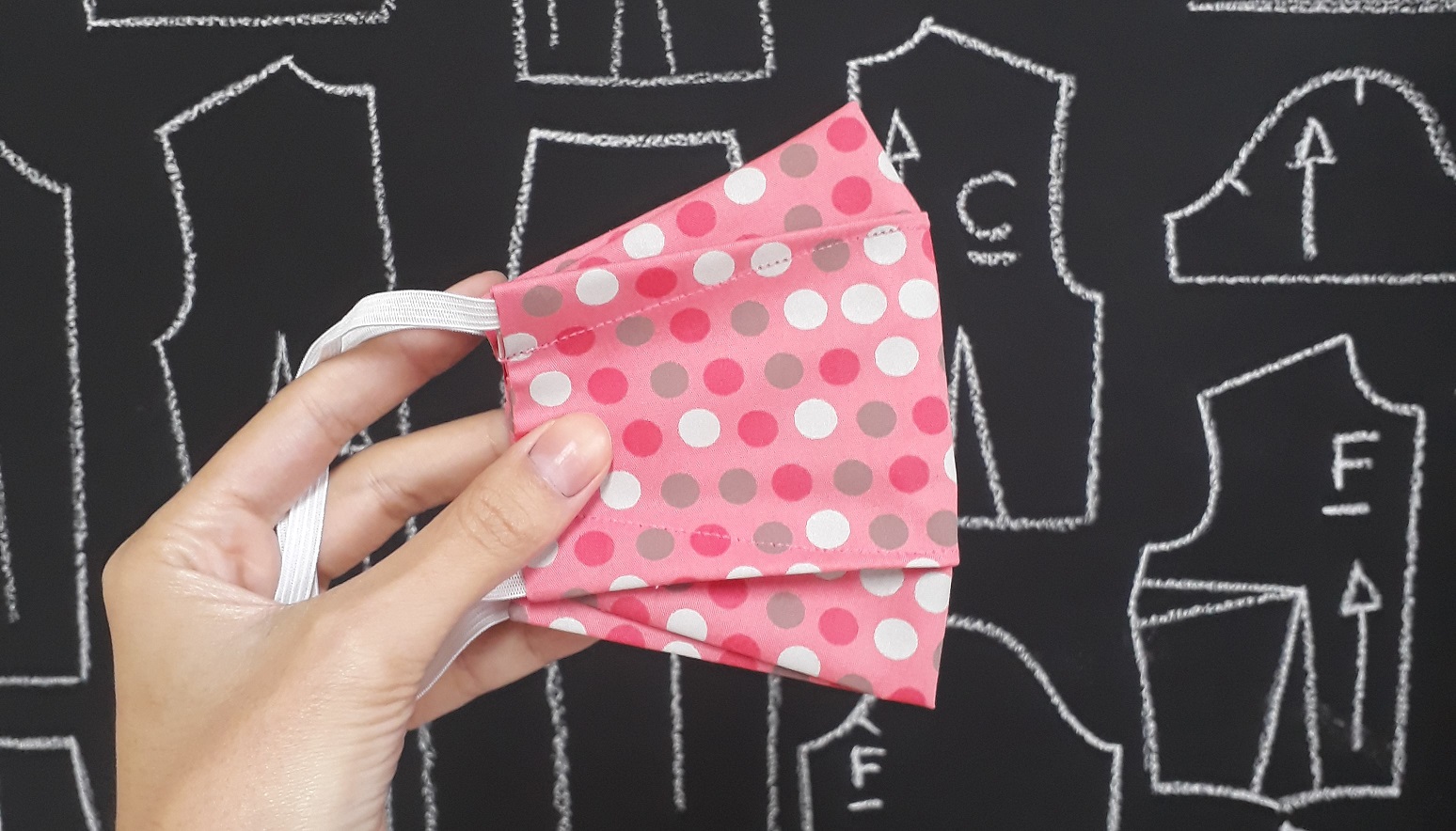 Cortando o Tecido com Cuidado: Cada Detalhe Importa - inspiração 2