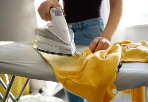 Peças Delicadas Exigem Toque Especial: Seda e Lingerie Sem Mistério - inspiração 1