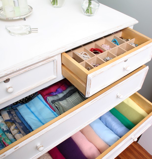 Lenços Volumosos? Use Ganchos e Suportes Especiais - inspiração 2