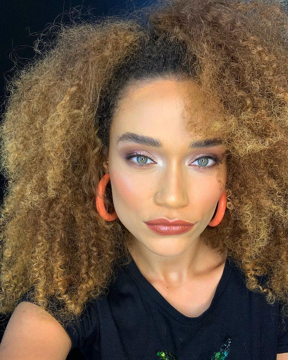 Ouro e bronze: metálicos que complementam seu brilho - inspiração 2