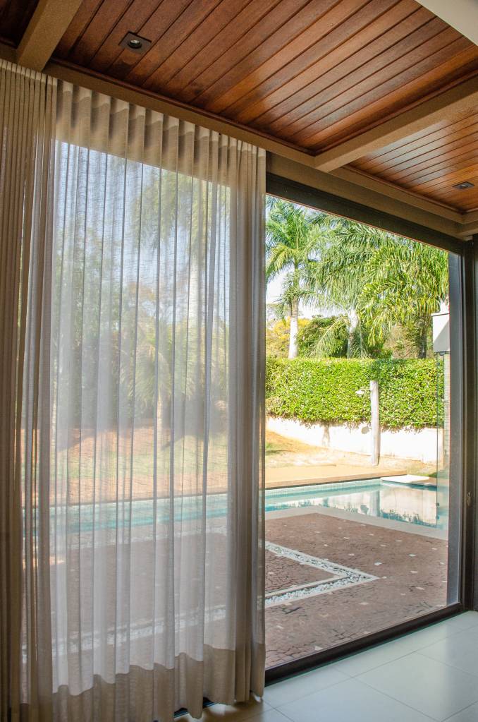 Cortineiro Trilho: Fluidez e Sofisticação para Suas Cortinas - inspiração 2