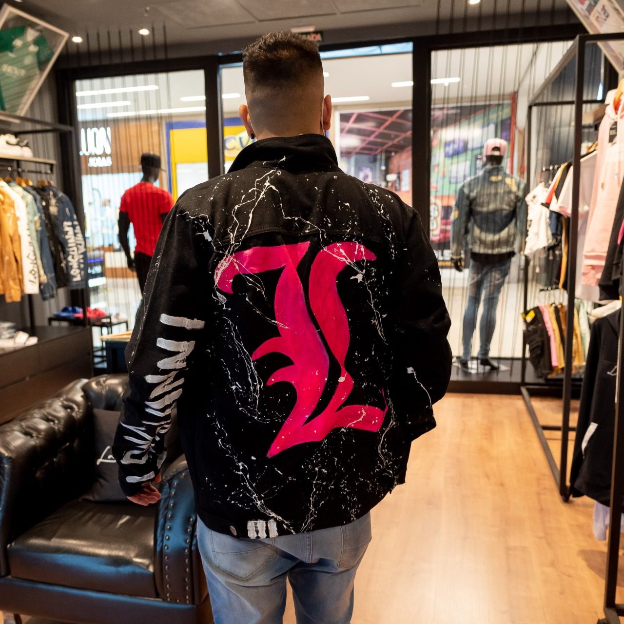 Customização com Tintas Spray: Efeitos Tie-Dye e Degradê Descolados - inspiração 2