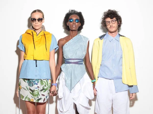 Adicionando Pedrarias e Lantejoulas: Brilho que Transforma - inspiração 2