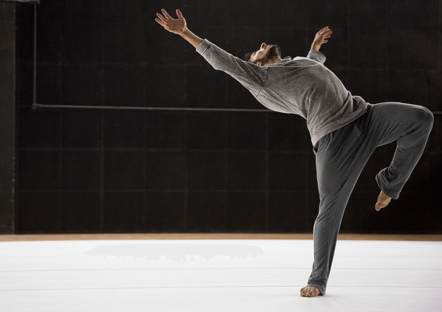 Integrando a dança livre na sua rotina de autocuidado - inspiração 1