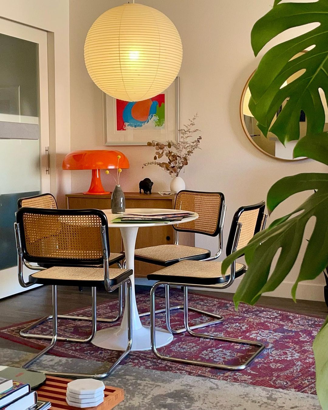 Luzes quentes e intimistas: criando o clima perfeito para o relaxamento - inspiração 1