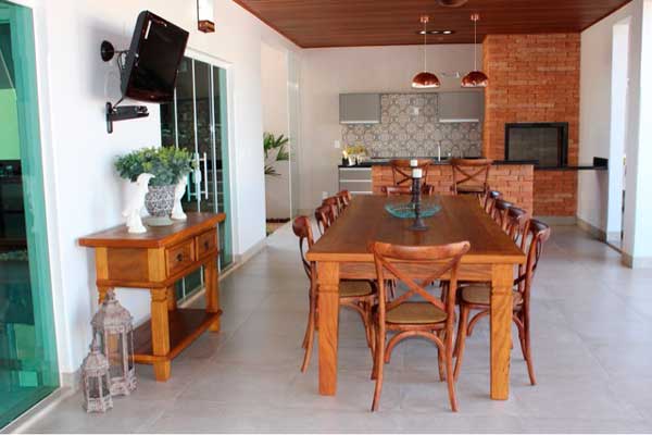 Elementos Metálicos Envelhecidos: Charme Vintage e Resistência - inspiração 1