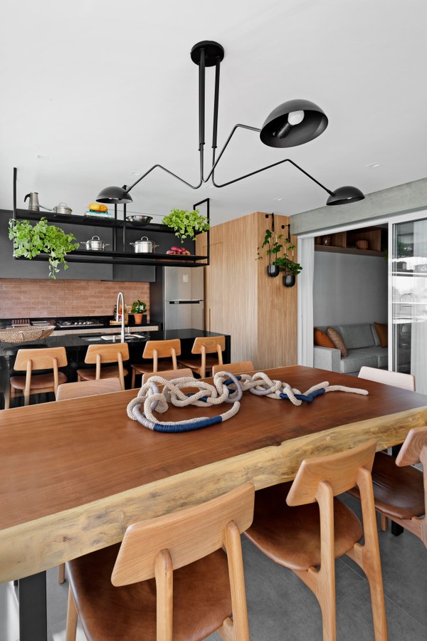 Elementos Metálicos Envelhecidos: Charme Vintage e Resistência - inspiração 2