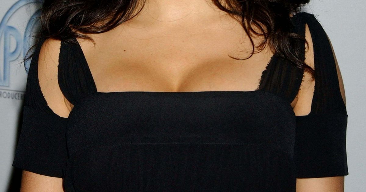 Decote Quadrado: Um Clássico que Oferece Suporte e Sofisticação - inspiração 1