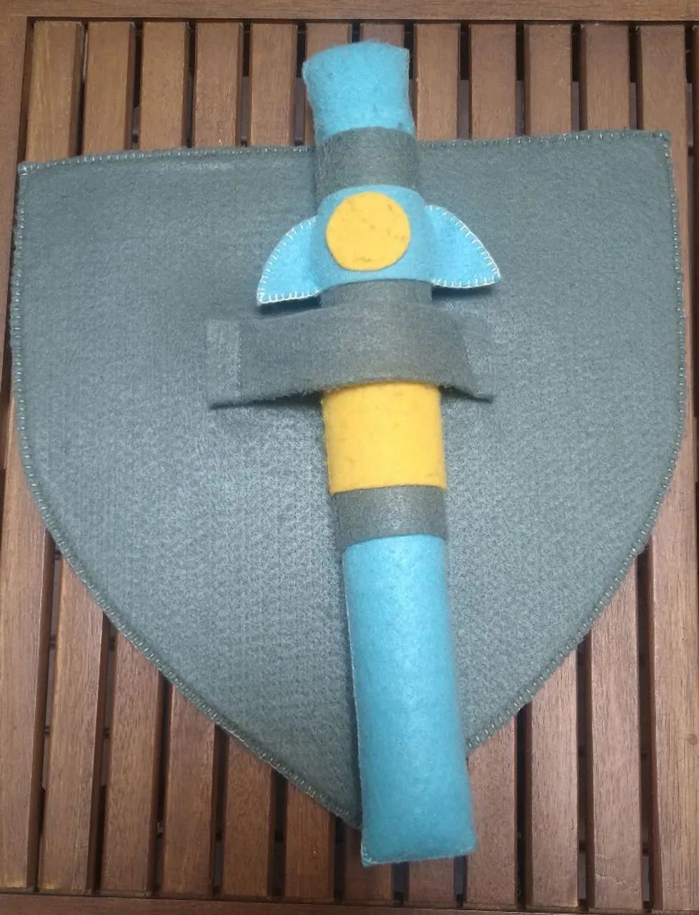 Materiais Essenciais para Sua Espada de Feltro - inspiração 2