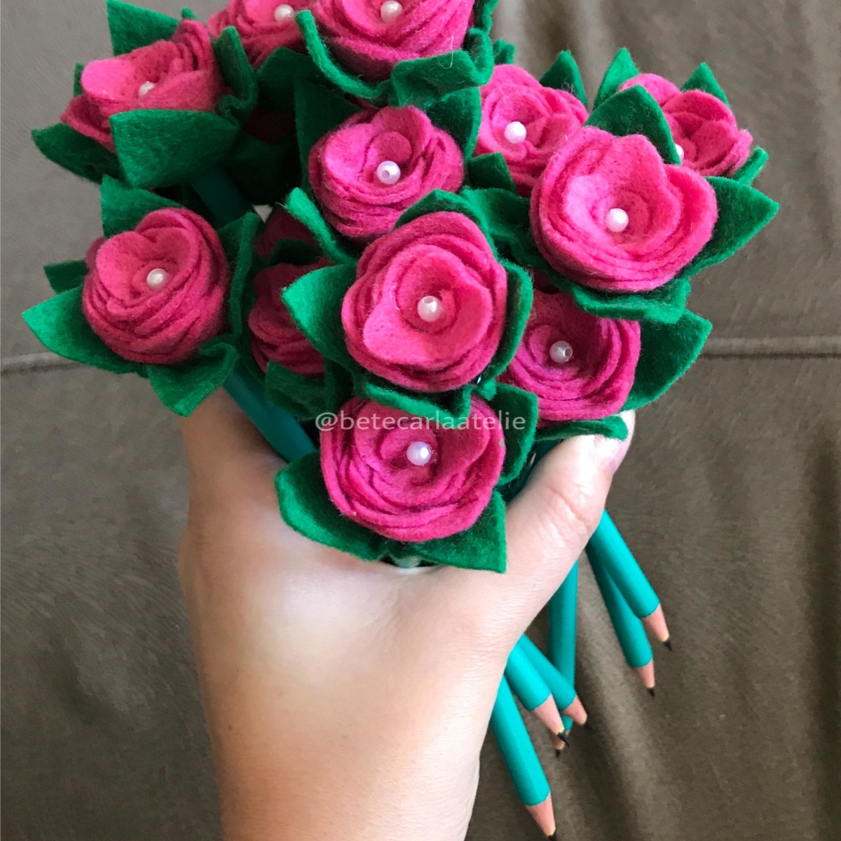 DIY Inspirador: Como Criar Suas Próprias Flores de Feltro - inspiração 1