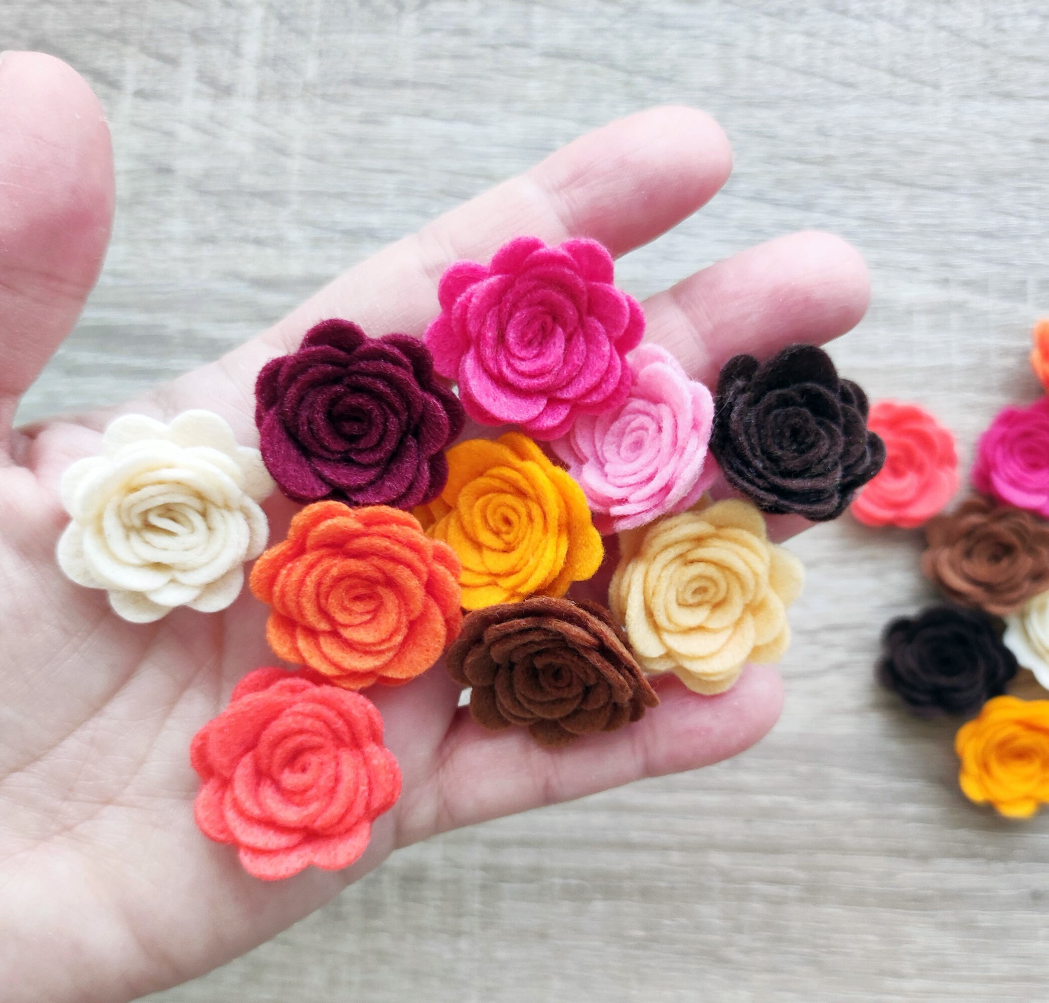 DIY Inspirador: Como Criar Suas Próprias Flores de Feltro - inspiração 2