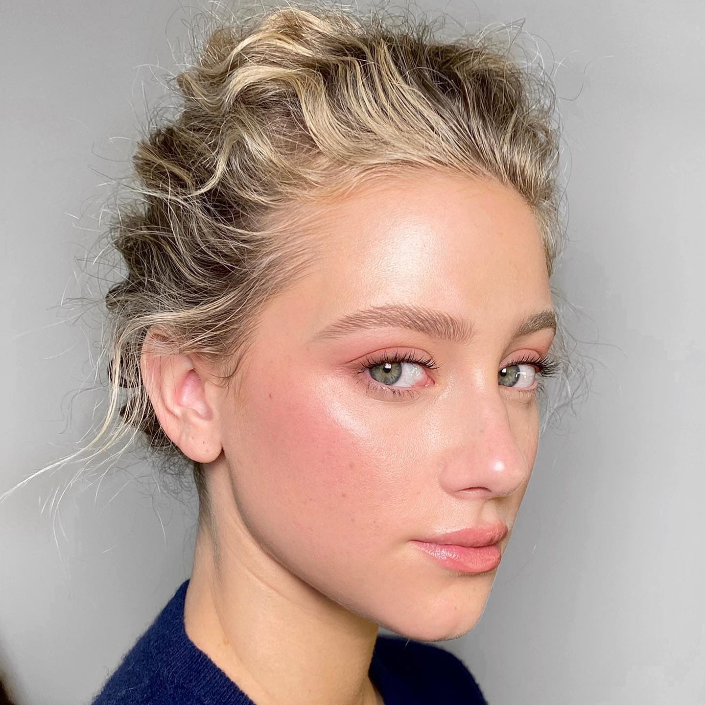 O Arco da Sobrancelha: Elevando o Olhar Instantaneamente - inspiração 1