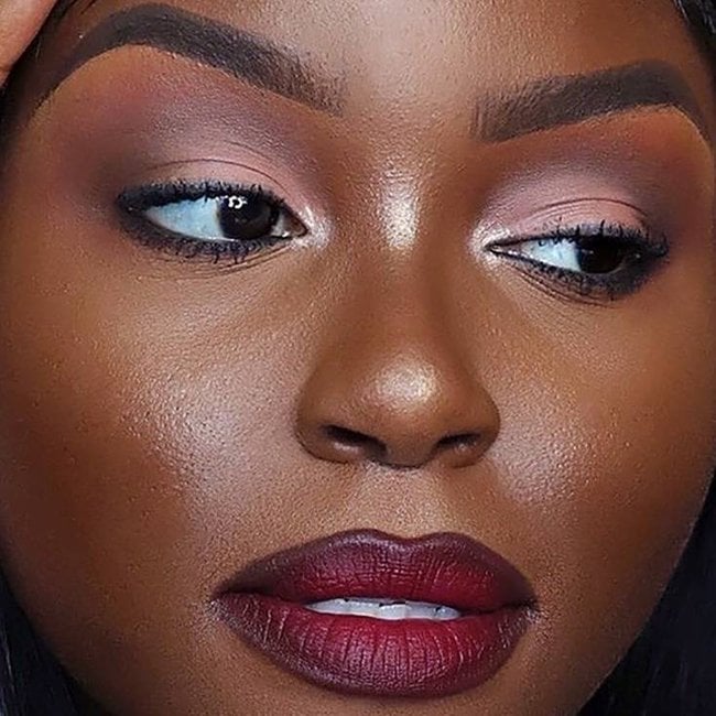 Misturando Iluminador com Base: Um Glow Uniforme e Radiante - inspiração 2