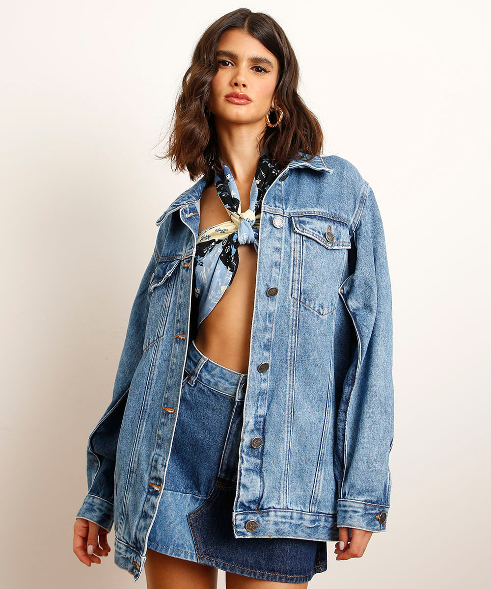 A Jaqueta Jeans Oversized no Trabalho: Elegância Despojada - inspiração 1