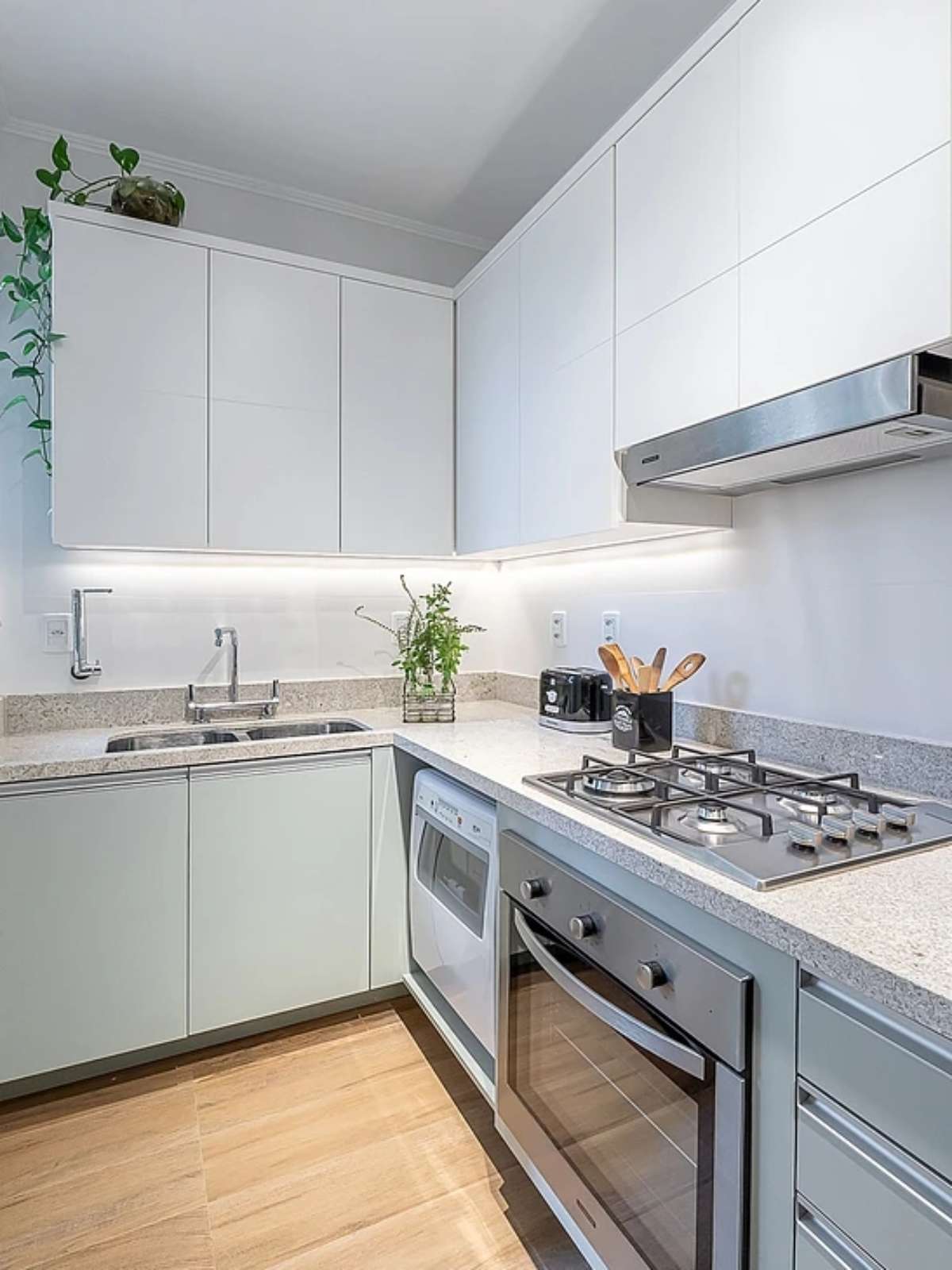 Aberturas e Conexões: Integrando a Cozinha ao Lar - inspiração 2