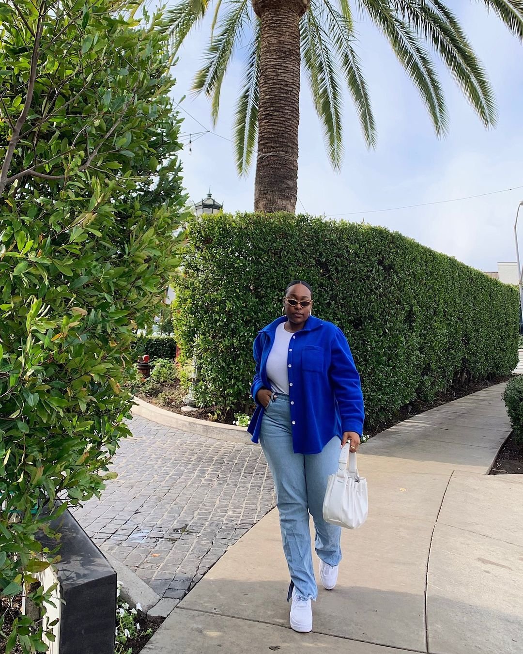 Equilibrando Proporções: A Arte de Vestir o Mom Jeans - inspiração 2