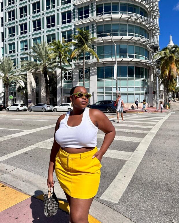 Moda Praia com Toque de Glamour: Saídas e Caftans Chiques - inspiração 1