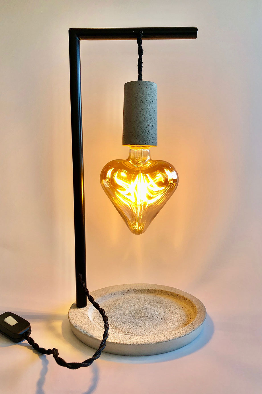 A Beleza Singular da Luminária de Cimento: Por que ela conquista os lares? - inspiração 2