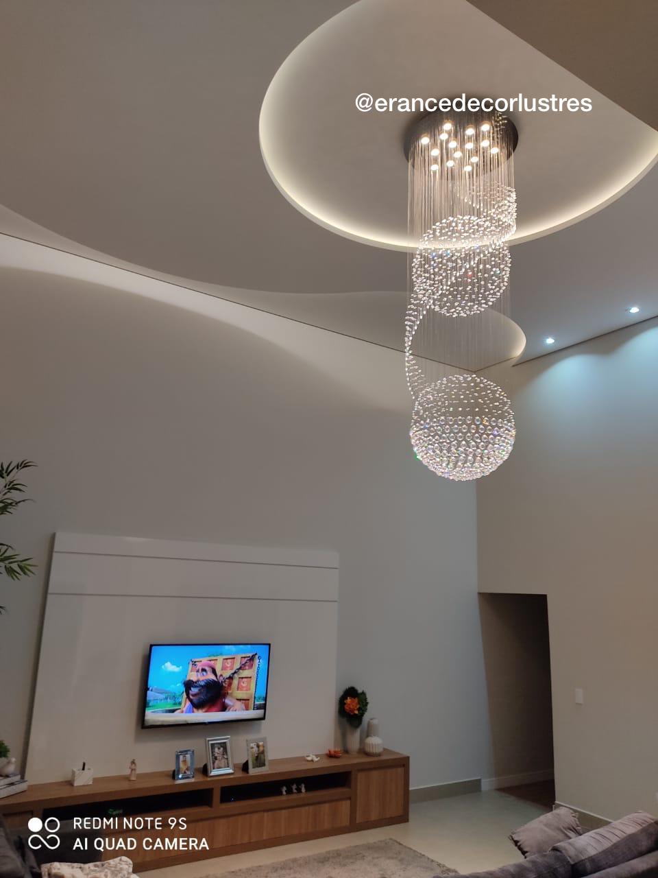 Iluminação em Camadas: Combinando o Lustre com Outras Fontes - inspiração 1