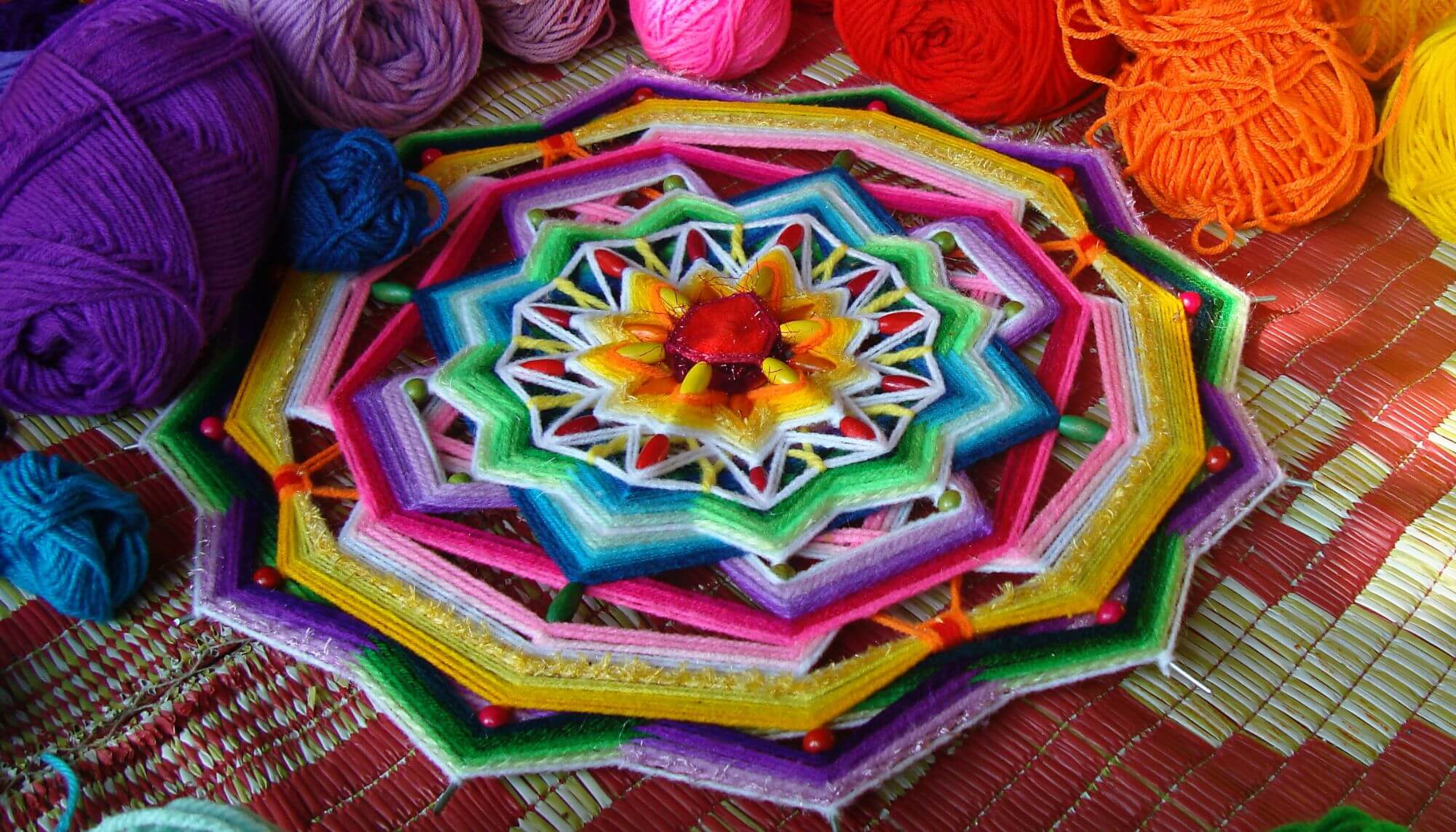 Mandala de Barbante: Um Clássico Aconchegante - inspiração 1