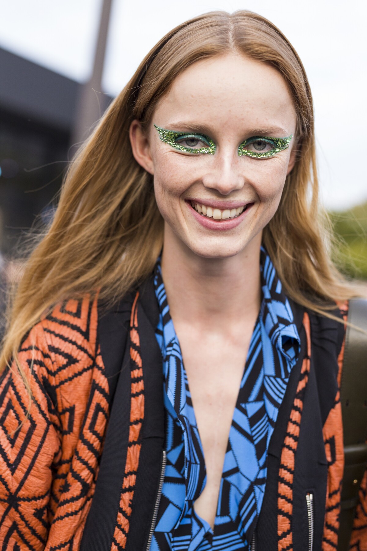 Maquiagem para Peles Oleosas: Técnicas para Fixação e Acabamento Impecável - inspiração 1