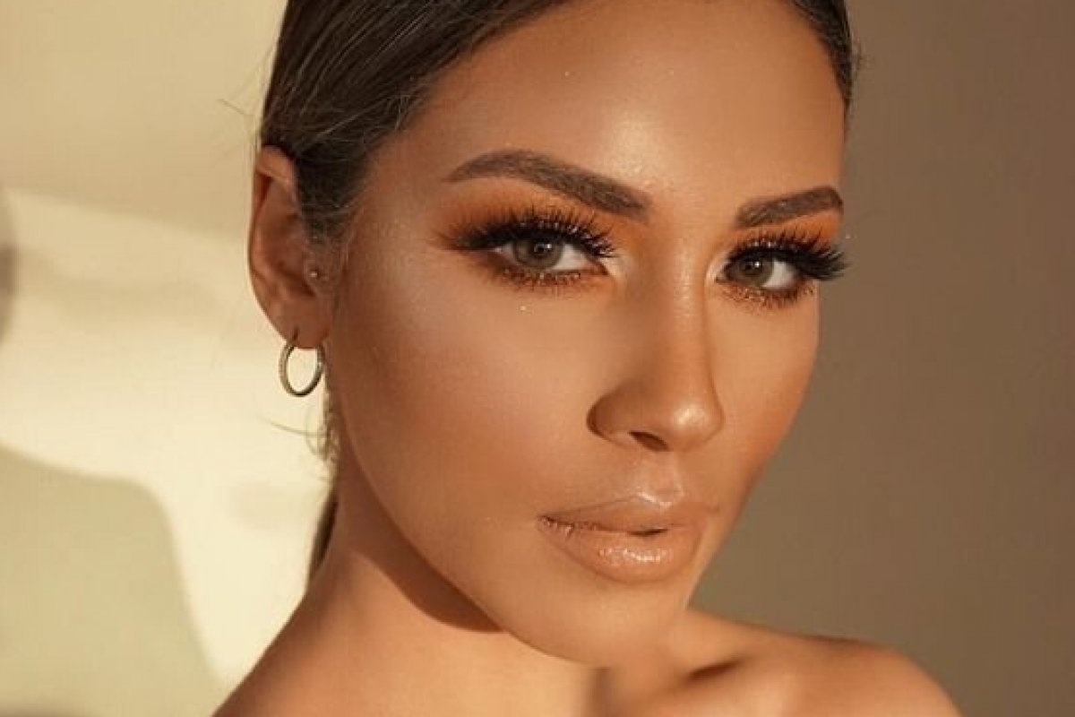 A Base Perfeita Para Realçar Seu Bronzeado Natural - inspiração 2