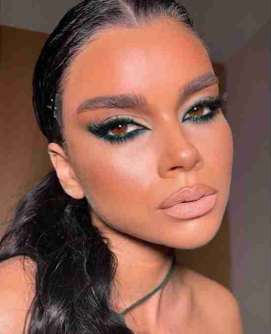 Delineados Que Enquadram: O Charme do Olhar Marcado - inspiração 1