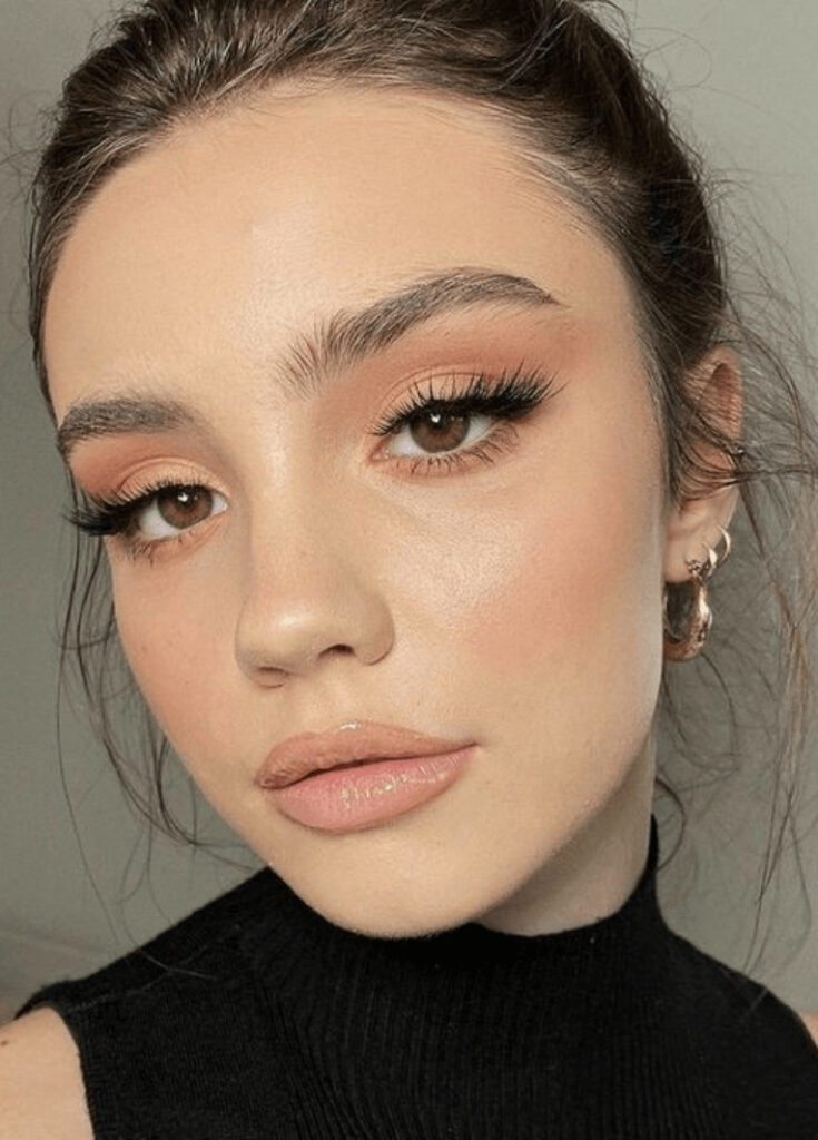 Um Toque de Cor nas Bochechas: Blush para um Ar Saudável - inspiração 1